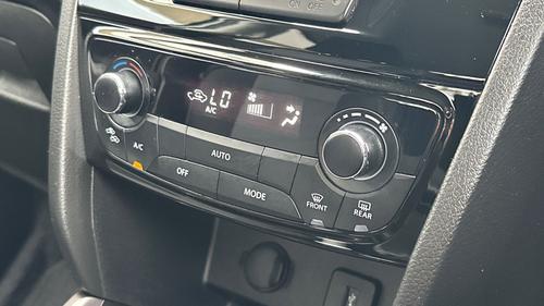 Suzuki Vitara Photo autoimg-2569f856c7354916f43c9f3f50d5d1b6bd8621dc.jpg