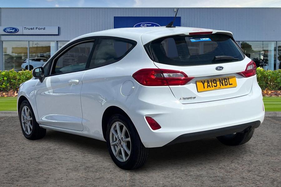 Ford FIESTA Photo autoimg-256d23a19485bc80c9a6f0c625c84f30728f345a.jpg