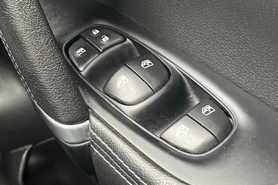 Nissan QASHQAI Photo autoimg-256d7a0aaffdae20059f3f34efd8039b3b282447.jpg