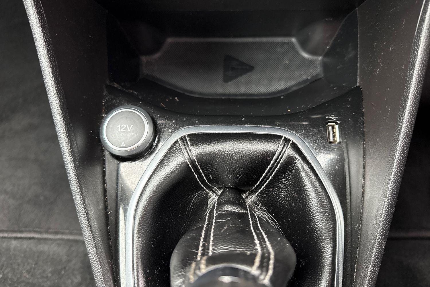 Ford FIESTA Photo 27
