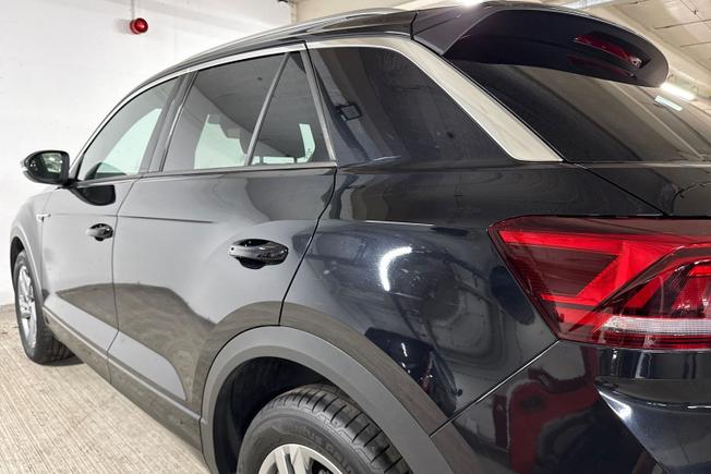 VOLKSWAGEN T-Roc Photo 26