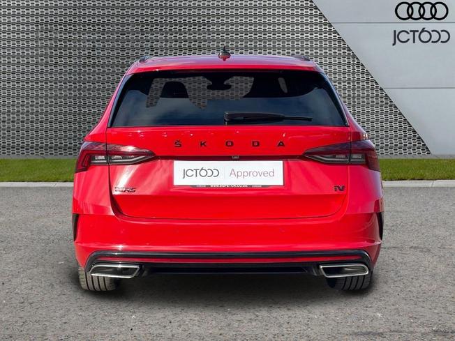 ŠKODA Octavia Photo 7