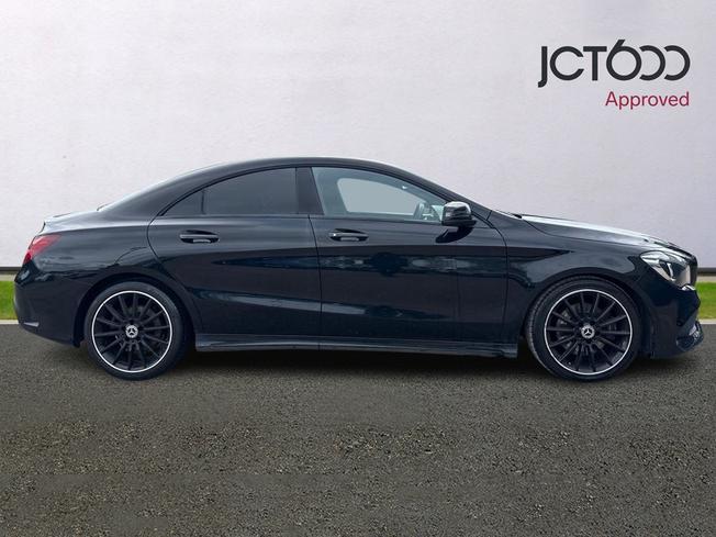 MERCEDES-BENZ CLA Class Photo 4