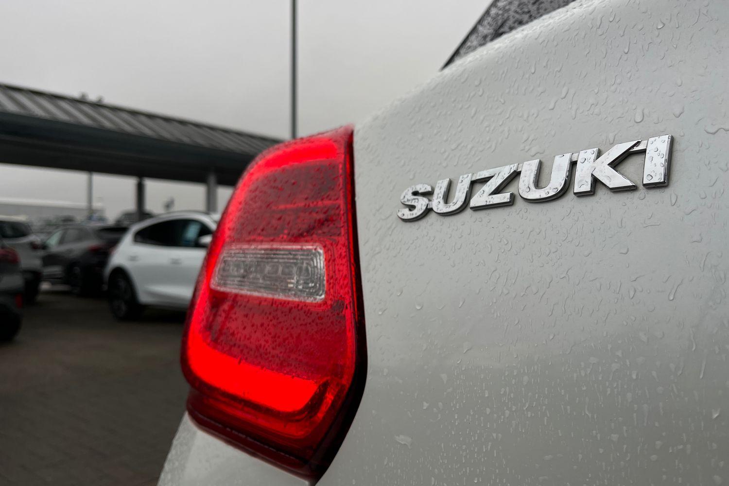 Suzuki SWIFT Photo 38