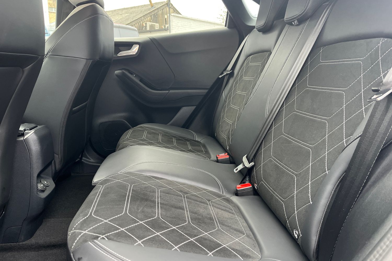 Ford PUMA Photo 19
