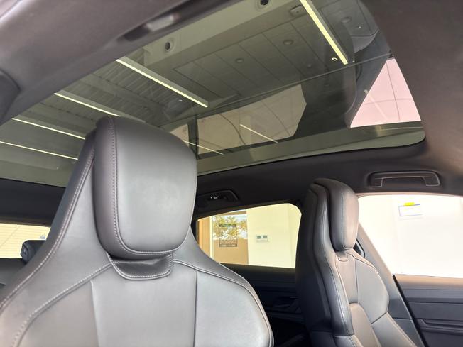 PORSCHE Taycan Photo 28