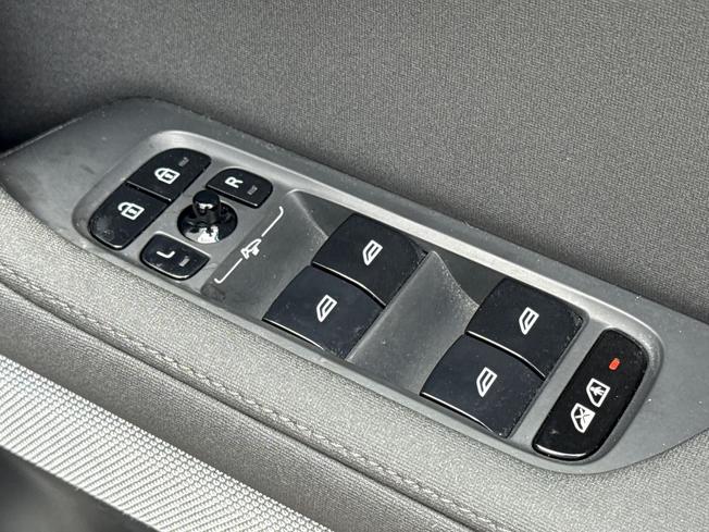 POLESTAR Polestar 2 Photo 48