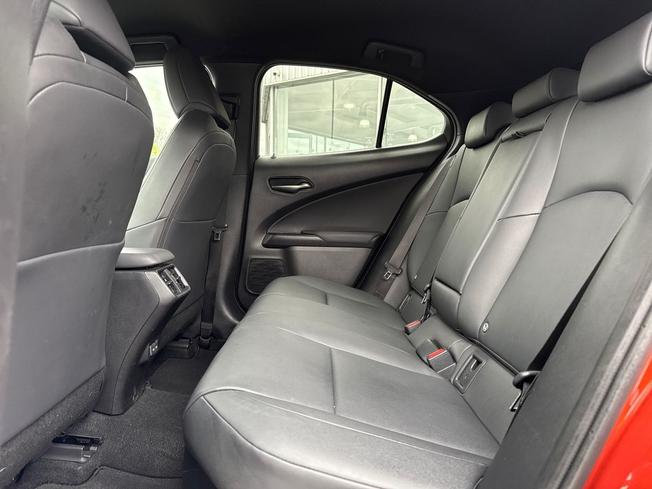 LEXUS Ux Photo 45