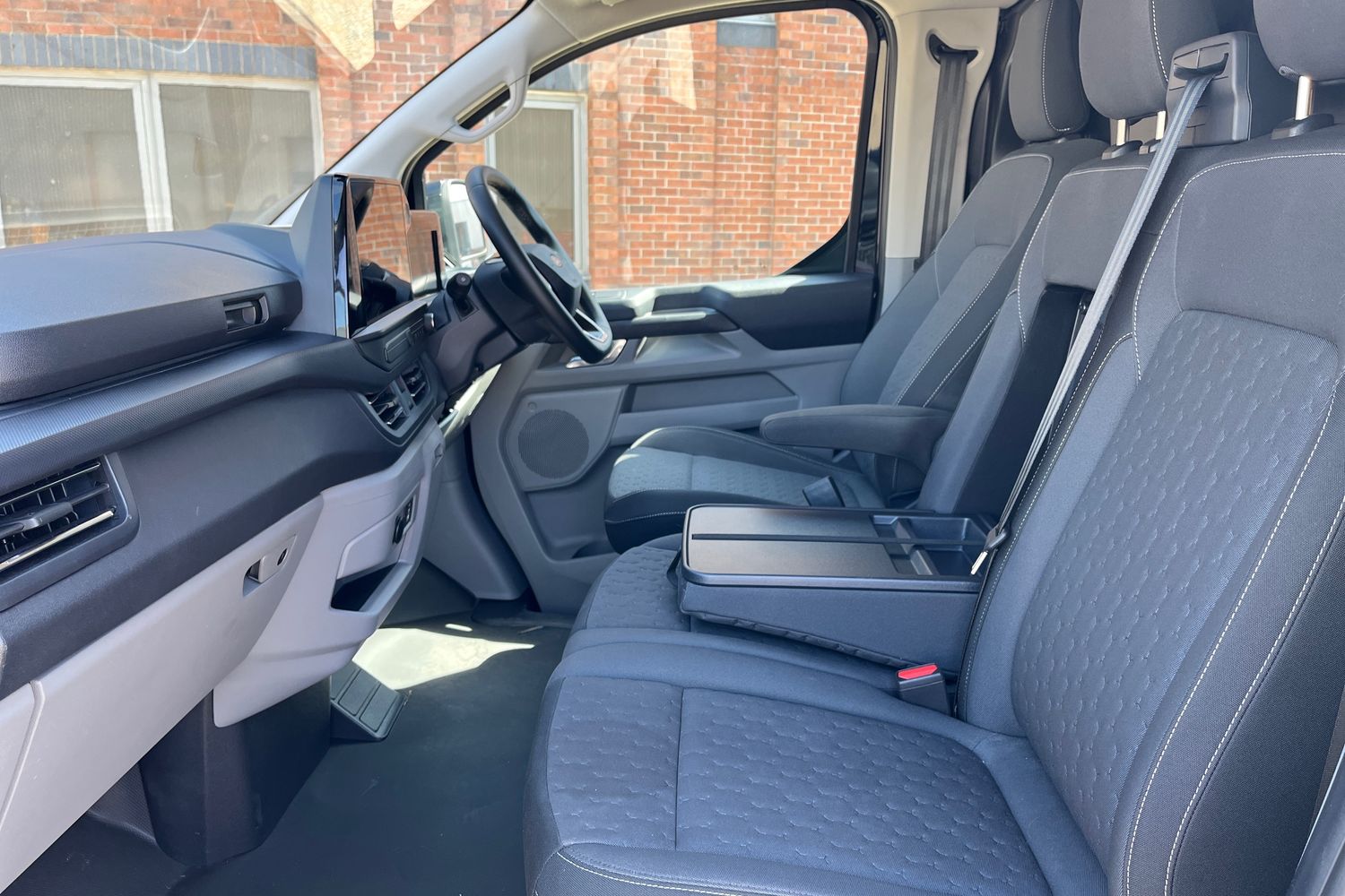 Ford TRANSIT CUSTOM Photo 26