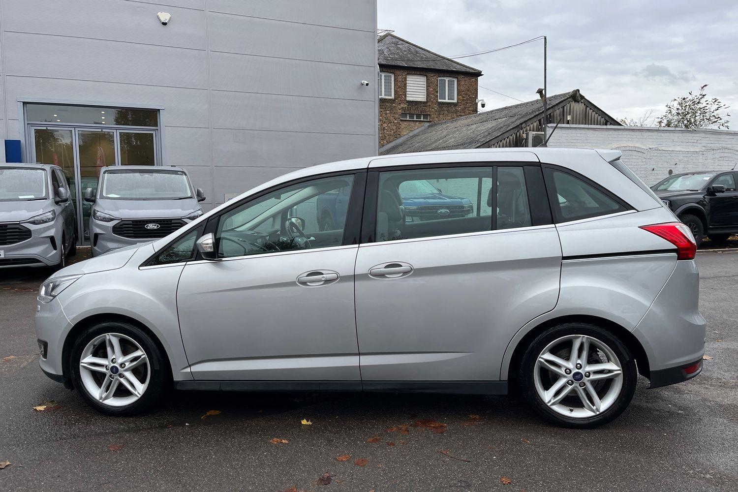 Ford GRAND C-MAX Photo 31