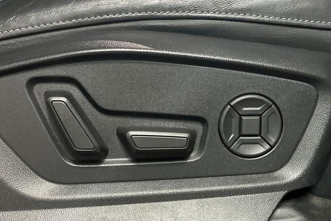 AUDI Q7 Photo 24