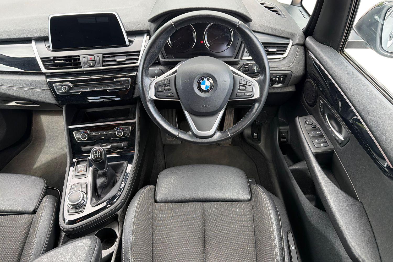 BMW 2 SERIES Photo 10