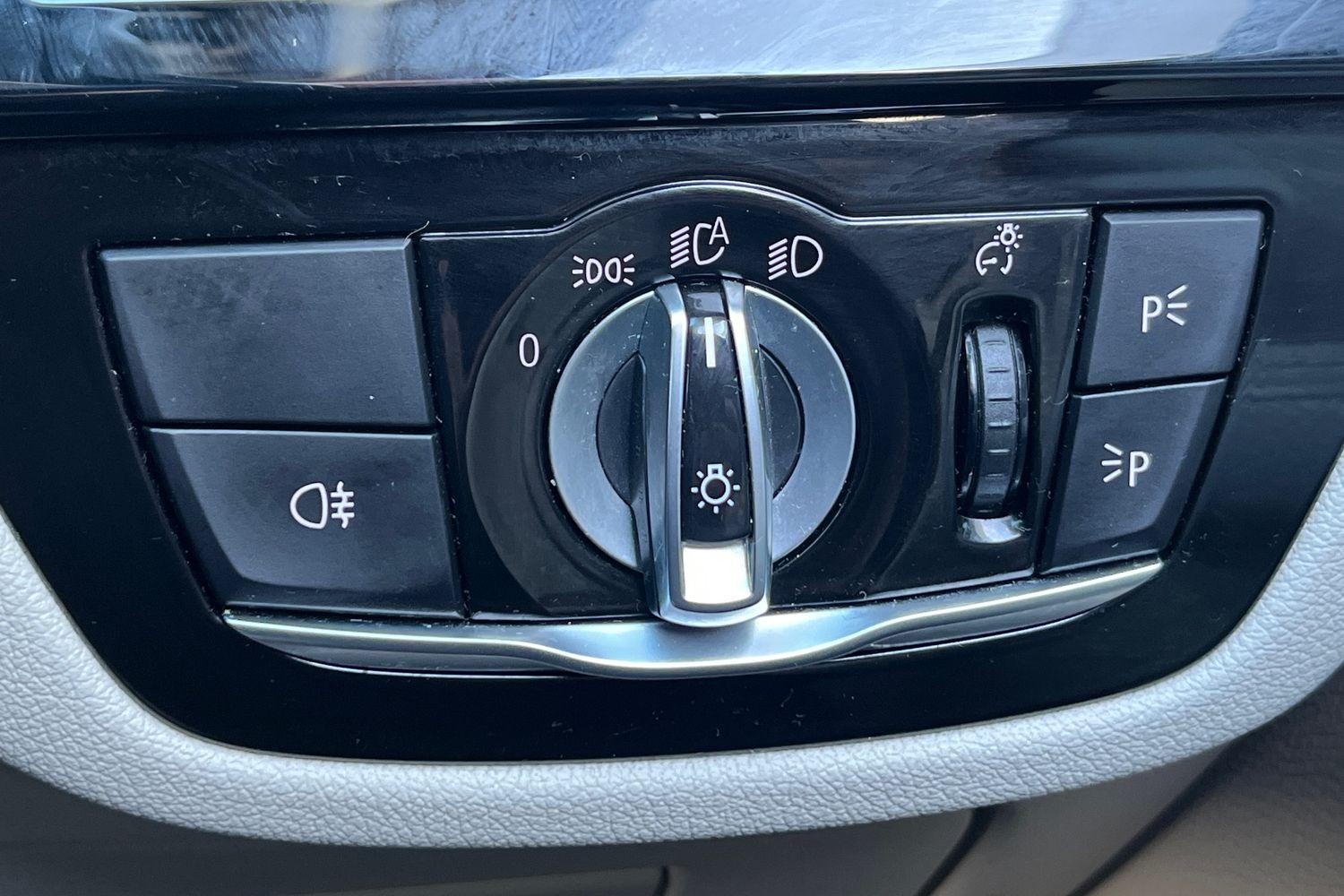 BMW 5 SERIES Photo 39