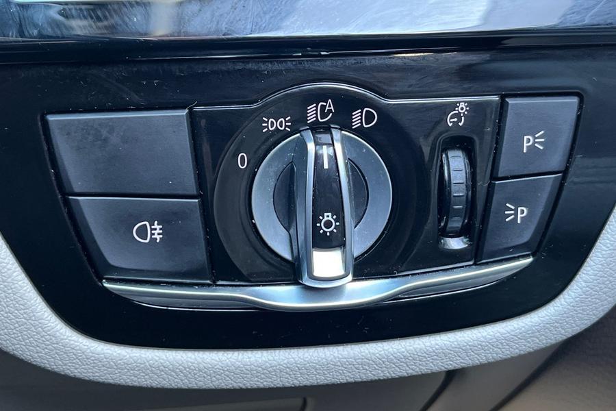 BMW 5 SERIES Photo autoimg-2592fce2f6489aa1a272ea278b5e338a57aee67c.jpg