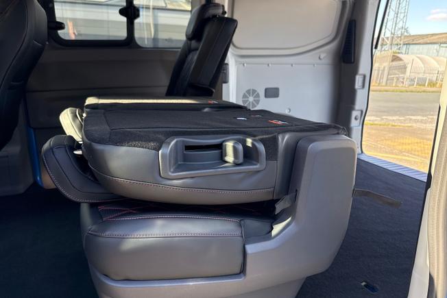 VOLKSWAGEN Transporter Photo 26
