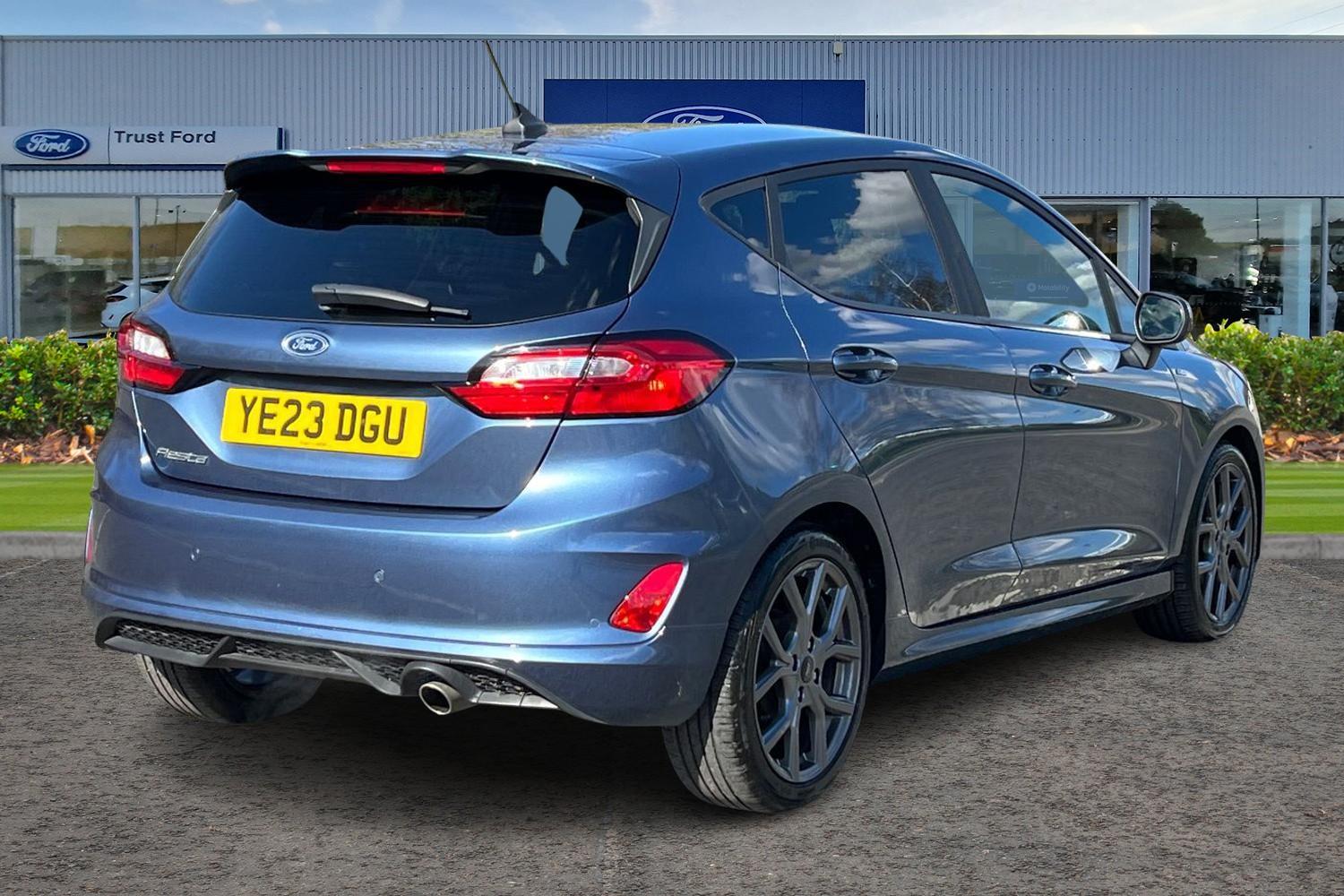 Ford FIESTA Photo 3
