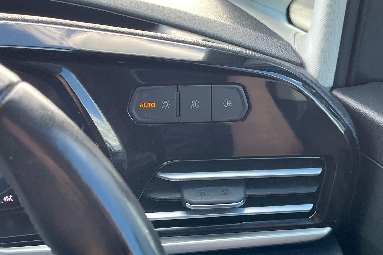 Ford TRANSIT CONNECT Photo 24