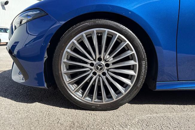 MERCEDES-BENZ A Class Photo 23