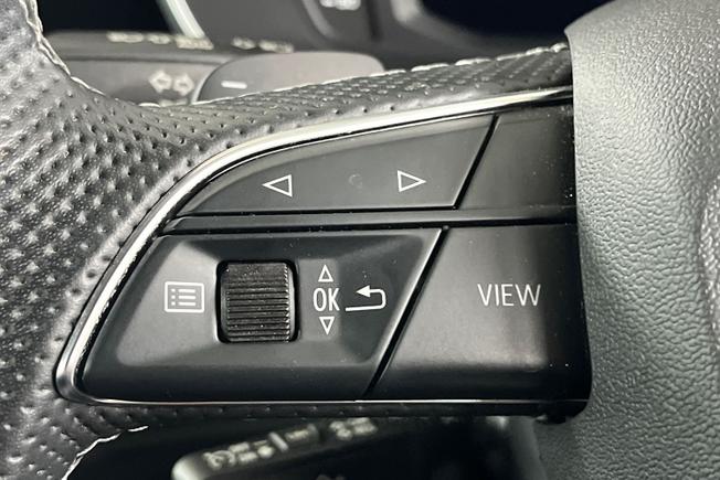AUDI Q3 Photo 16