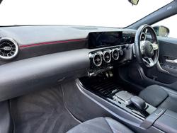 MERCEDES-BENZ A Class Photo 2