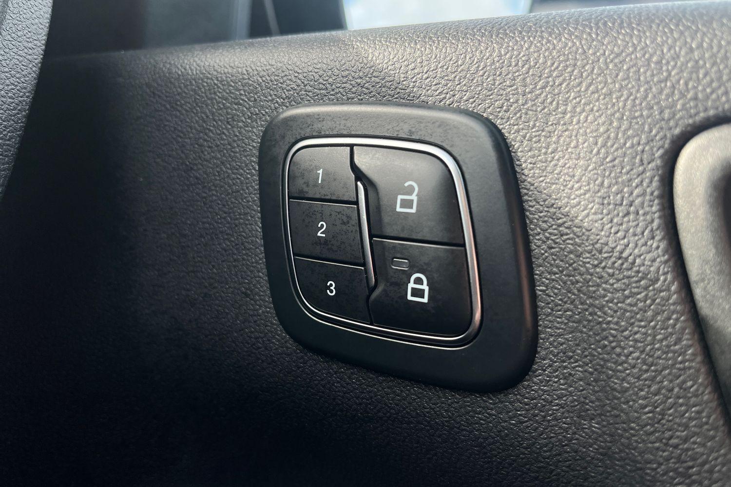 Ford KUGA Photo 38