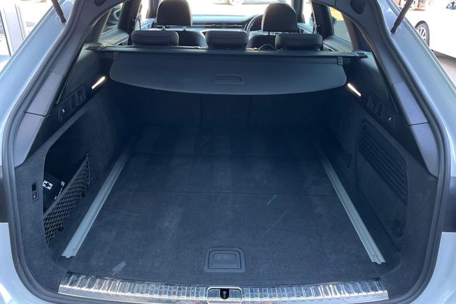 AUDI A6 Avant Photo 12
