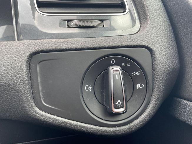 Volkswagen Golf Photo 27