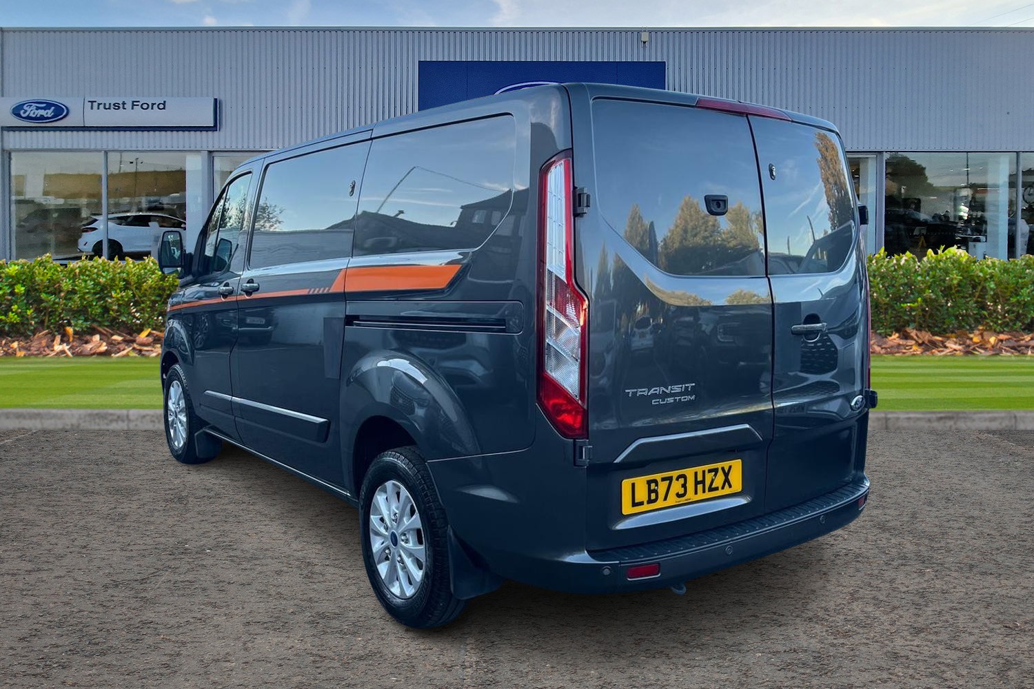 Ford TRANSIT CUSTOM Photo 1