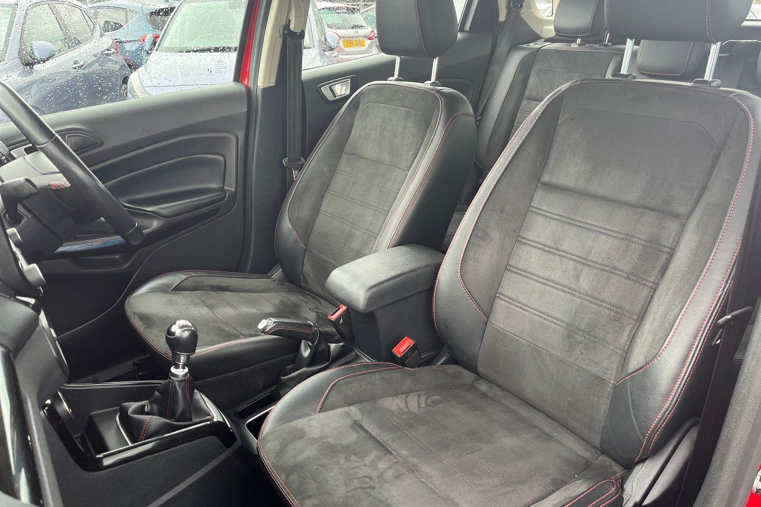 Ford ECOSPORT Photo 18