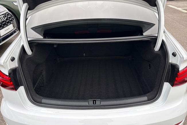 Audi S3 Photo 13