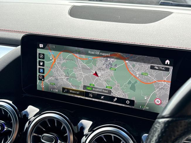 MERCEDES-BENZ Eqa Photo 14