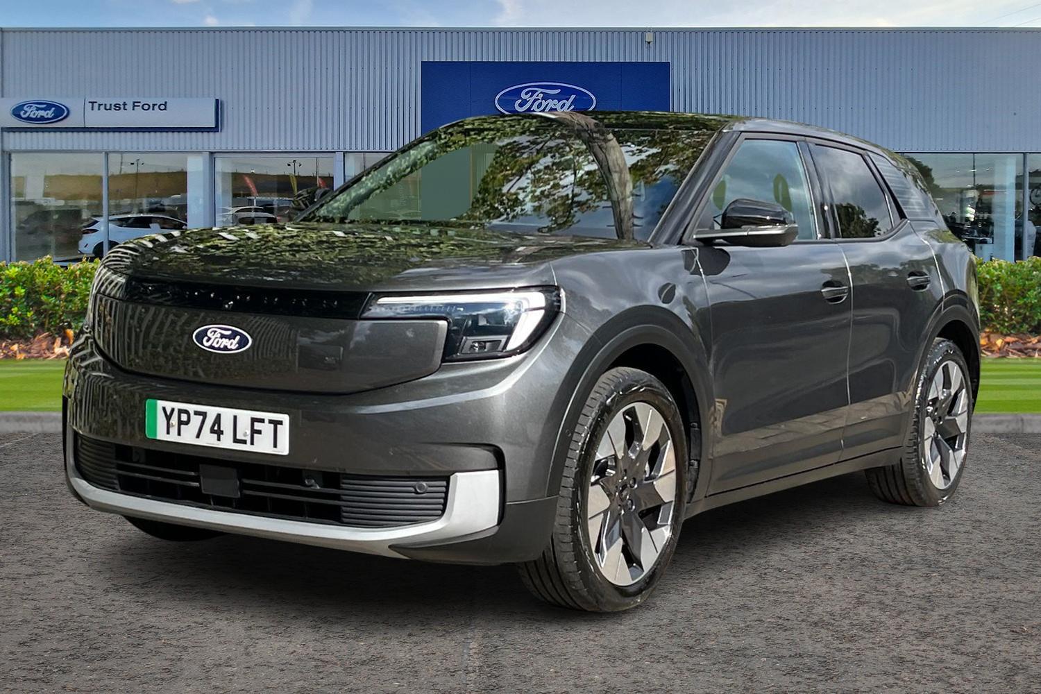 Ford Explorer Photo 4