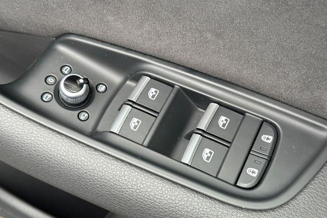 AUDI Q7 Photo 31