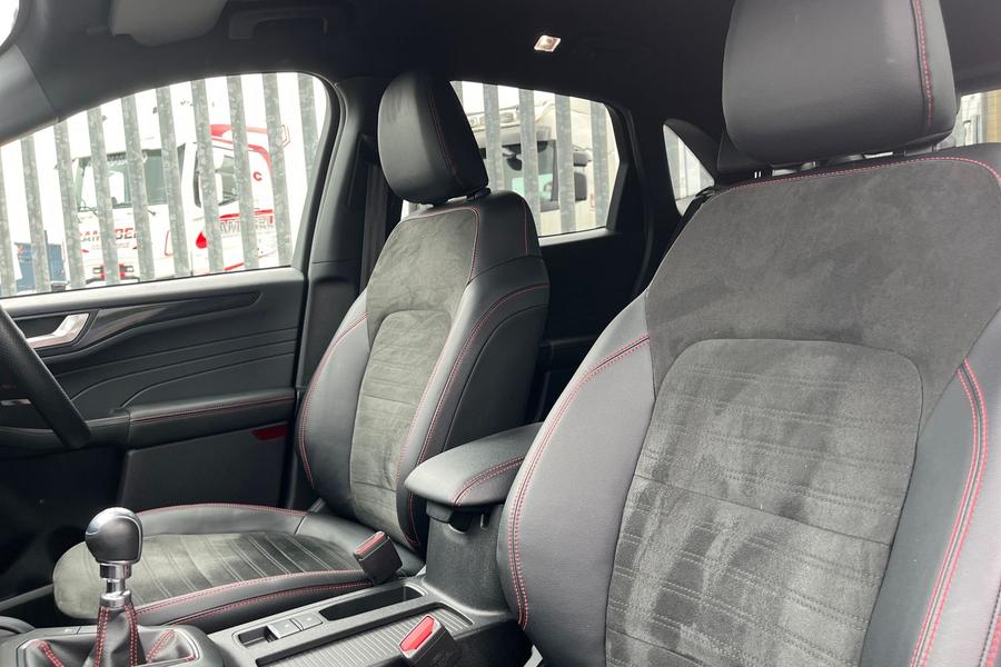 Ford Kuga Photo autoimg-25b7829c21c62f761de48ba1e407087b936147d8.jpg