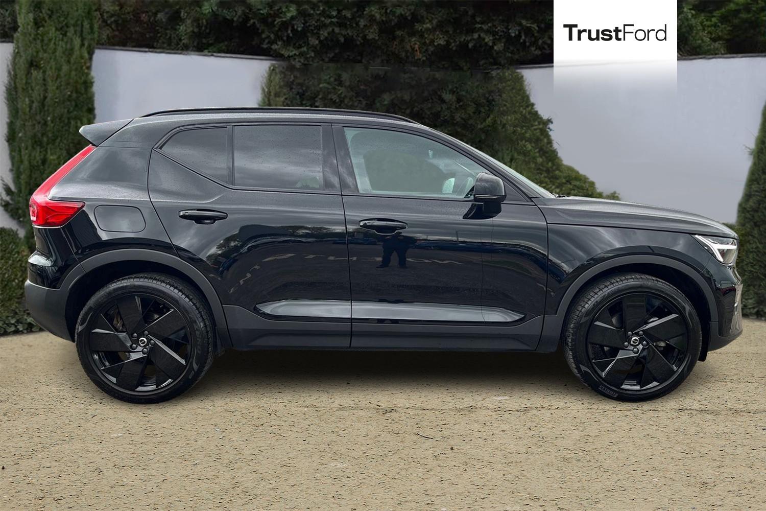Volvo XC40 Photo 2