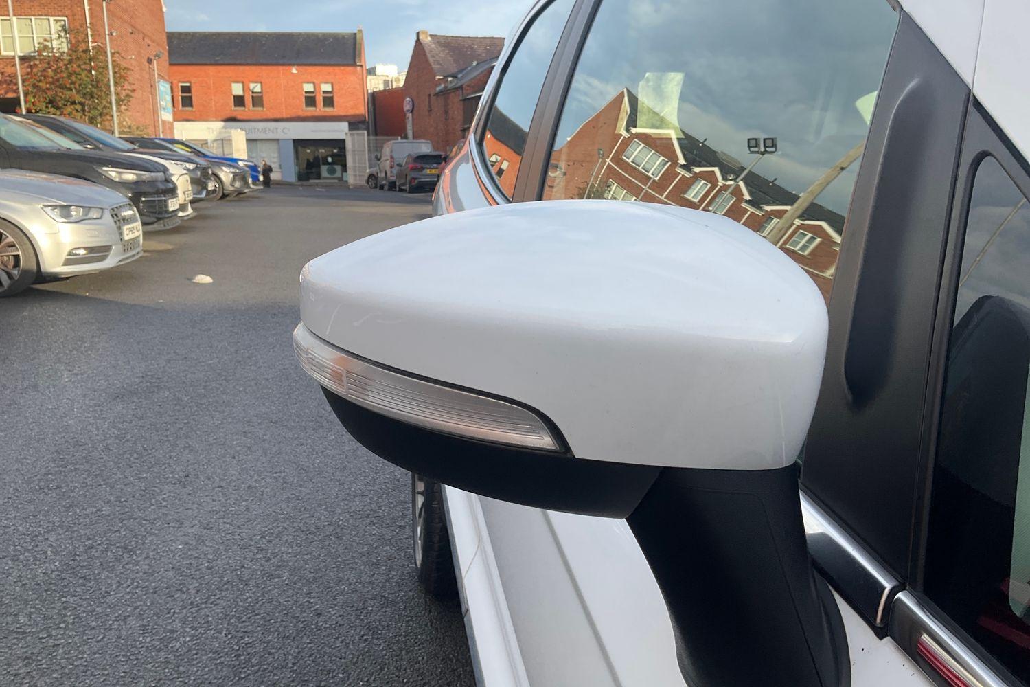 Ford ECOSPORT Photo 36