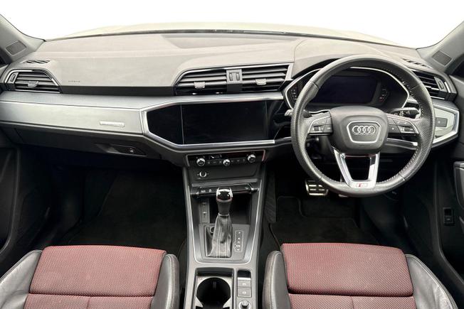 AUDI Q3 Photo 10