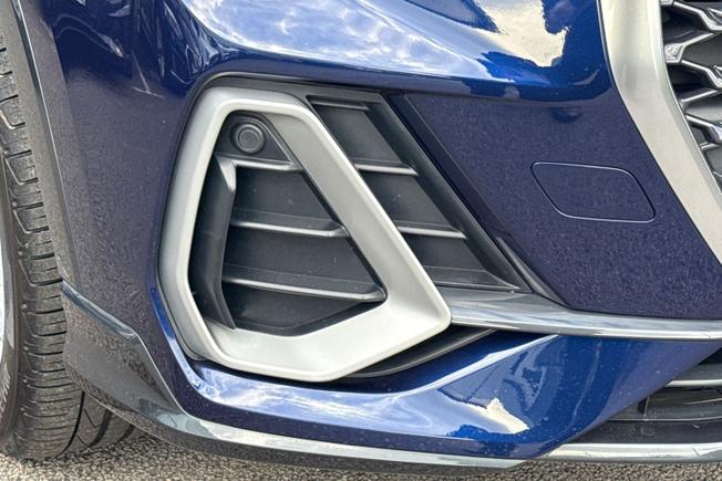 Audi Q3 Photo 21