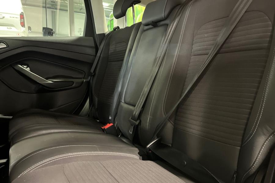 Ford KUGA Photo autoimg-25c6ec9efdf21c35788f20e1a8917cdb173b95ef.jpg