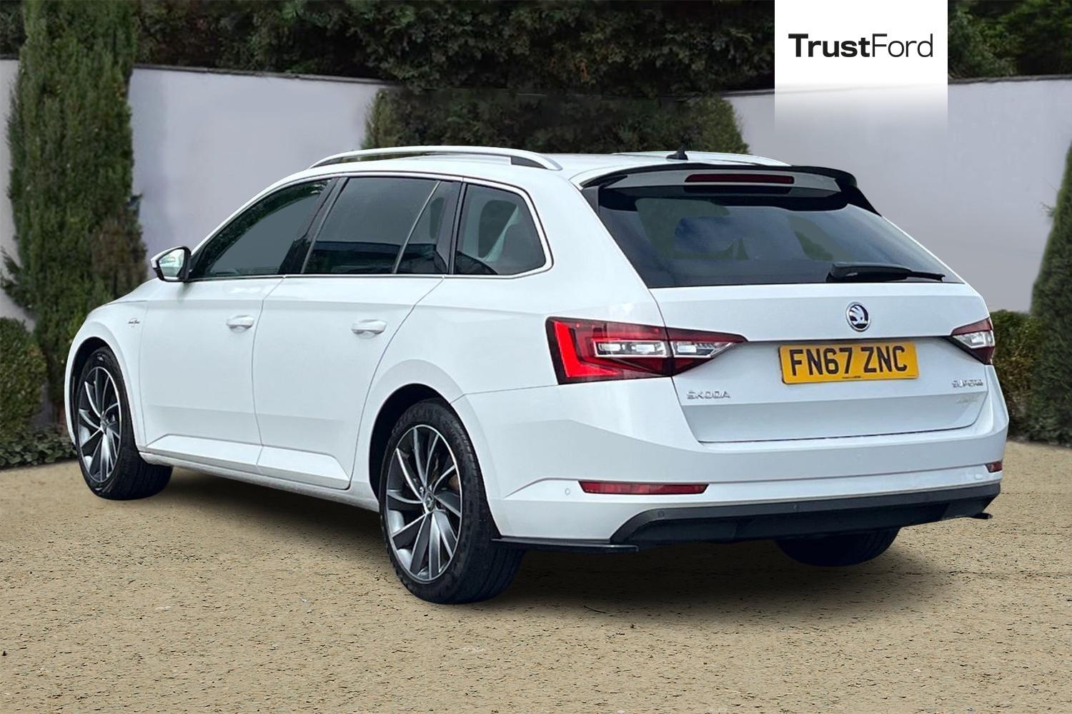 Skoda SUPERB Photo 1