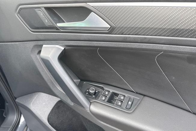 VOLKSWAGEN Tiguan Photo 24