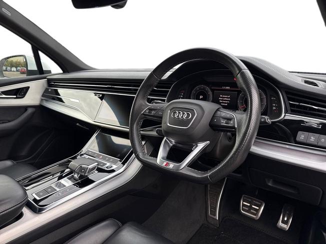 AUDI Q7 Photo 6