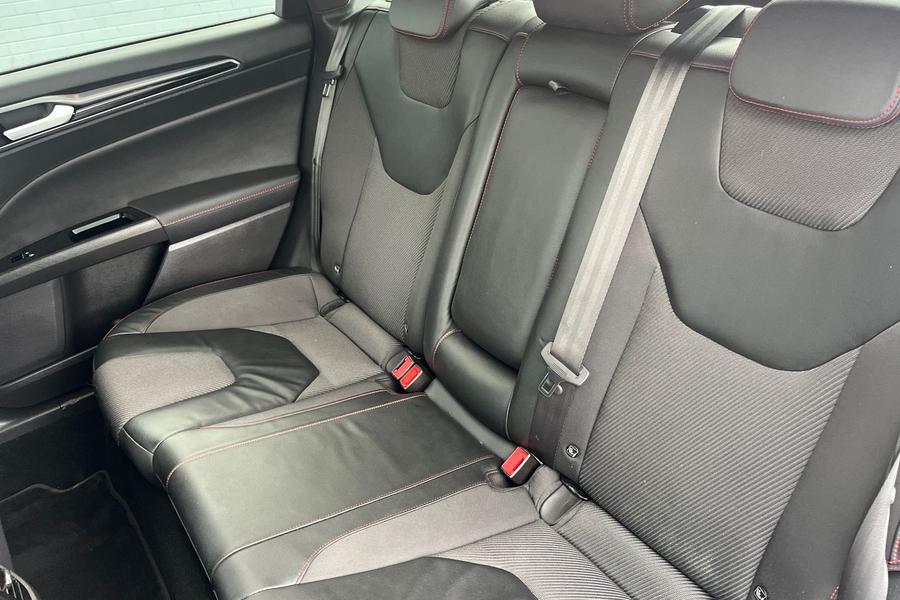 Ford MONDEO Photo autoimg-25d68b29024005e411882f1db382b63de4b6278e.jpg