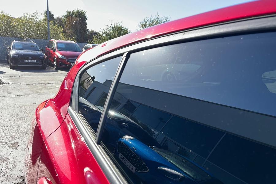 Ford FOCUS Photo autoimg-25da2129185b4ad038389fa8a623de0965d8a59e.jpg