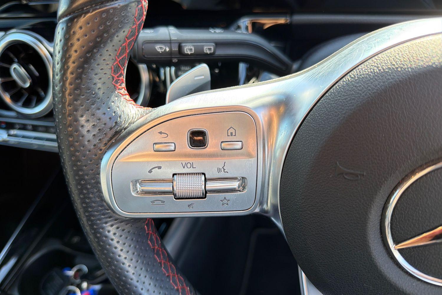 Mercedes-Benz GLA Photo 22