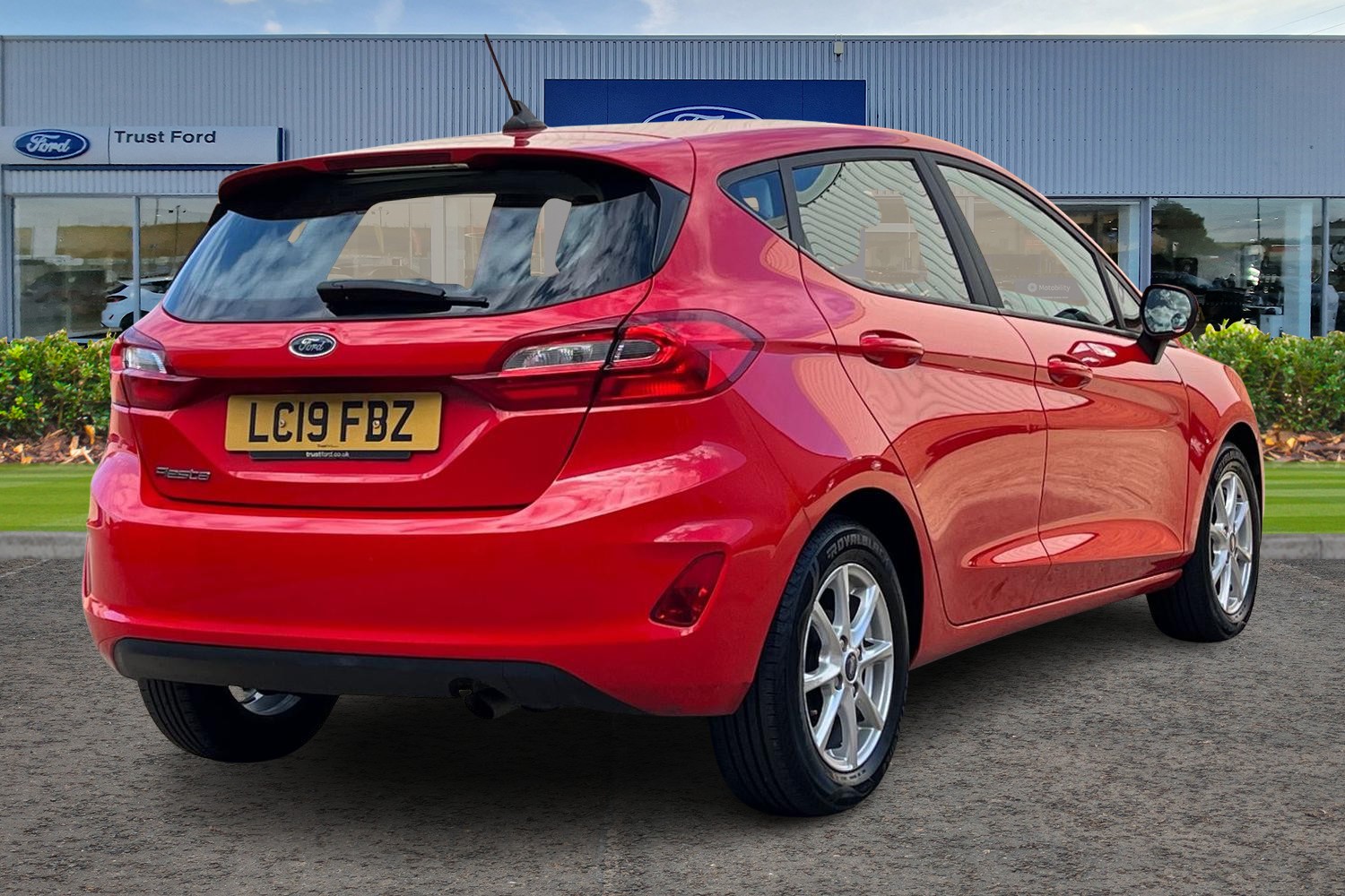 Ford Fiesta Photo 3
