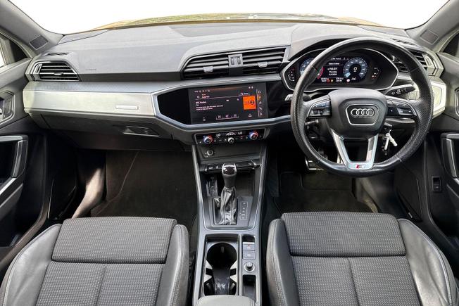 AUDI Q3 Photo 10