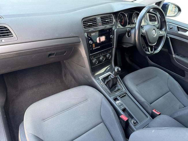 VOLKSWAGEN Golf Photo 2