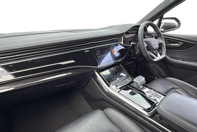 AUDI Q7 Photo 2