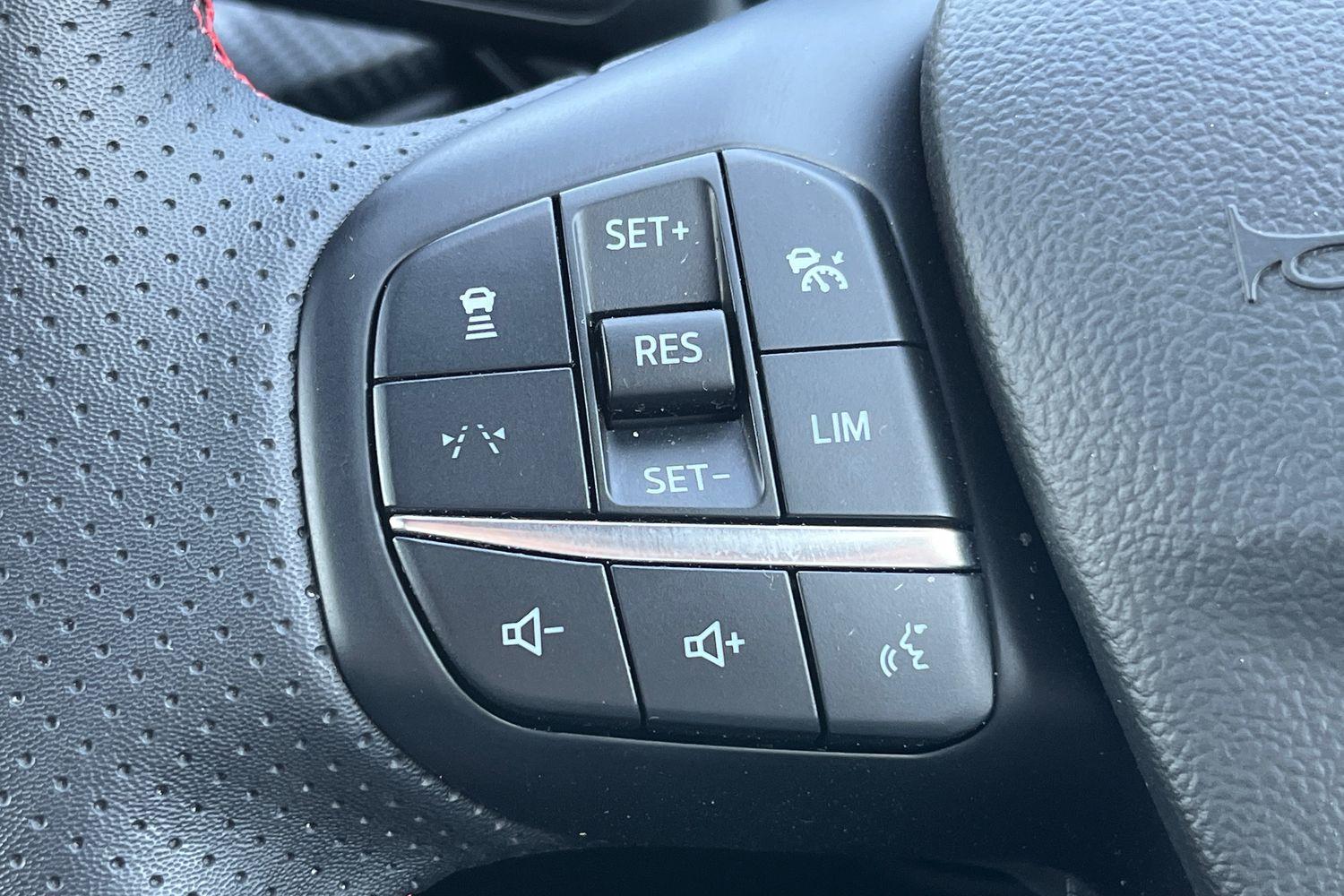 Ford KUGA Photo 29